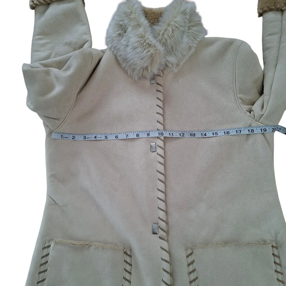 Elegant Vegan Cream Women's Coat Faux Fur & Faux Suede - Picture 8 of 13